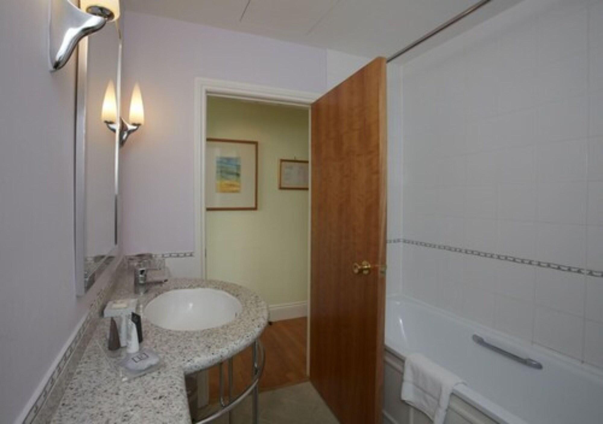 Angel Hotel Bury St. Edmunds Bagian luar foto