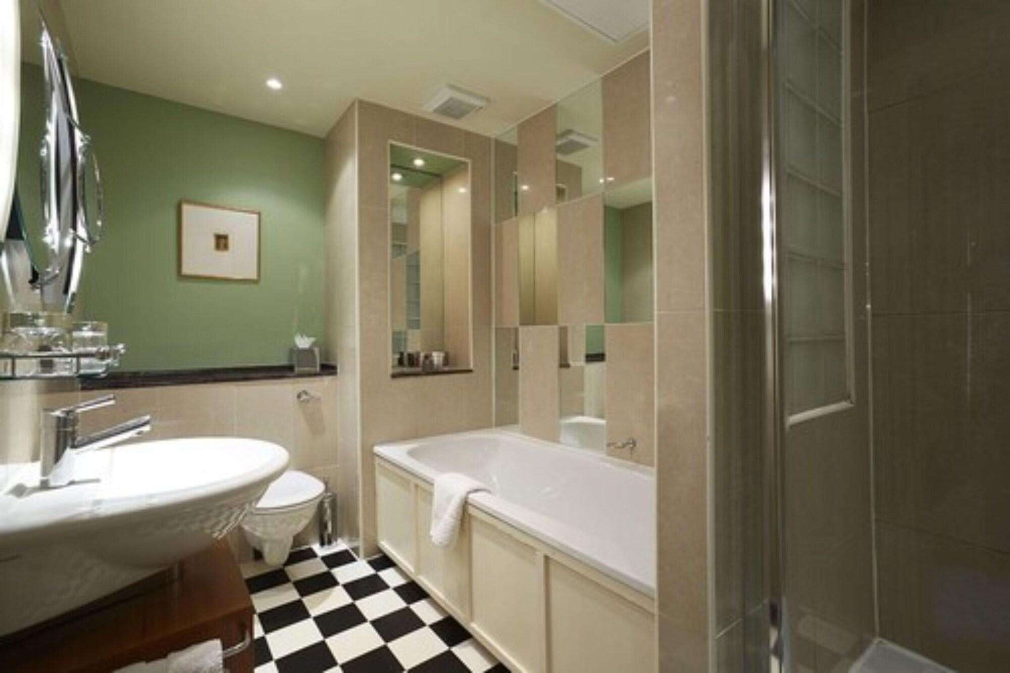 Angel Hotel Bury St. Edmunds Bagian luar foto