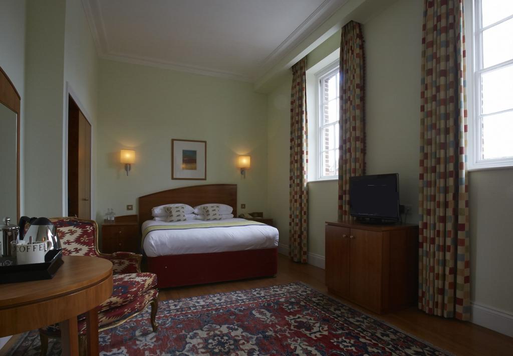 Angel Hotel Bury St. Edmunds Bagian luar foto
